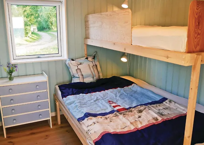 Three-bedroom In Allingabro *